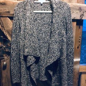 Black and white knitted cardigan Xl